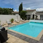펜션 ღ Ostaria - Maison Spacieuse, Piscine & Garage 라쿠르드쉬르메르