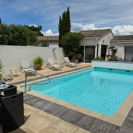 Hébergement de vacances ღ Ostaria - Maison Spacieuse, Piscine&garage La Couarde-sur-Mer