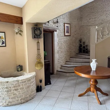 Semesterbostad ღ Ostaria - Maison Spacieuse, Piscine & Garage *