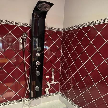 Holiday home Ღ Ostaria - Maison Spacieuse, Piscine & Garage *